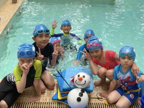 台南小白鯨游泳教室 - 