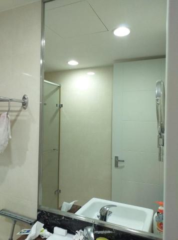 清潔大師 - 廁所鏡面 清理後