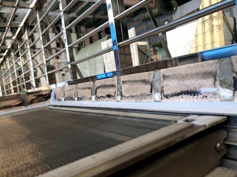 泰聯企業有限公司/JEFF - 戶外窗框施打完成照片