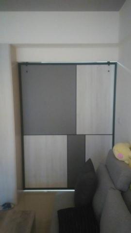 柏郡工程有限公司 - 懸掛式推拉門，開啟後可成隔屏