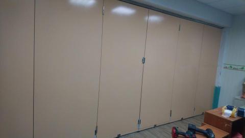 炳暢企業社 - 摺疊橫拉隔屏