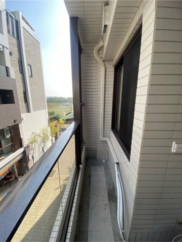 梁志誠 - 配合木工裝潢修飾管槽安裝