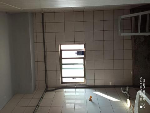 旭電工程行 - 冷氣排水配管作業