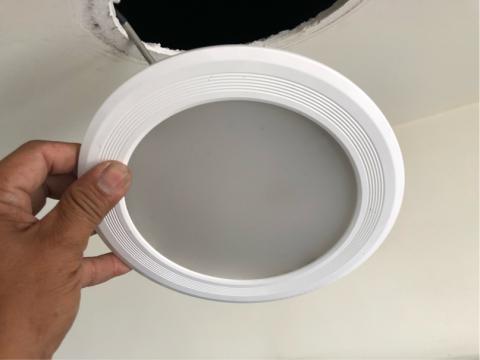 陳啟宗（勇豫） - 燈具安裝