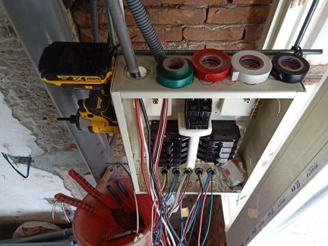 水電工程行 - 開關箱配盤撿迴路