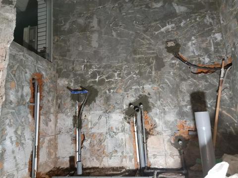 水電工程行 - 冷熱水暗式配管