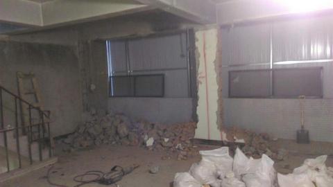 劉承宗 - 一樓到四樓前陽台磚牆打除外推。