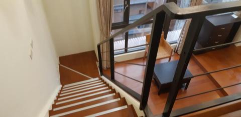 吳師傅 - 樓梯按裝止滑條