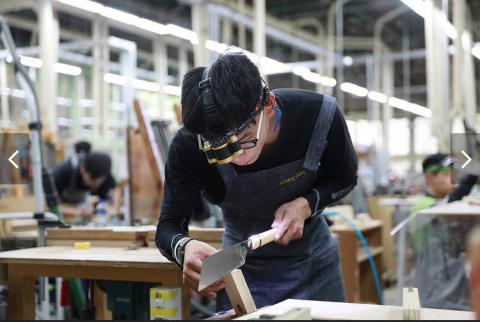 提供2d包包服務的專家賴炳政