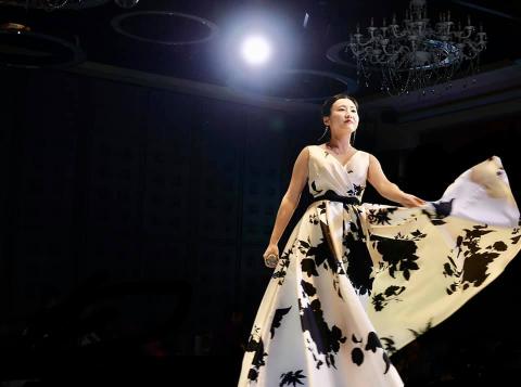 王依吟 - 演出經驗豐富，活潑，生動的教學和帶領，提供學生好的視野。