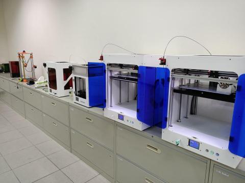 翔星科技有限公司 - 代客列印區，機台展示區