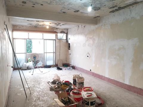 益源土木裝潢工程行 - 牆面粉刷前，嚴重剝落處理