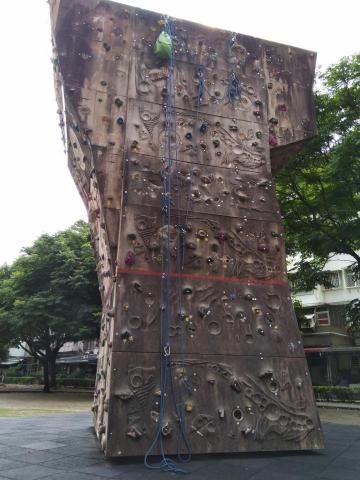 Uxlab-RockClimbing - 新店瑠公公園攀岩場；攀岩體驗／確保入門／先鋒確保課程教學