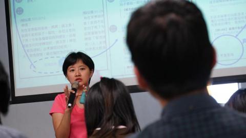 張力文 - 我能夠用照片說故事
您可以從畫面直接推導出情境
不需要我額外解釋