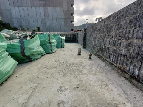 張笠竹 - 垃圾裝包