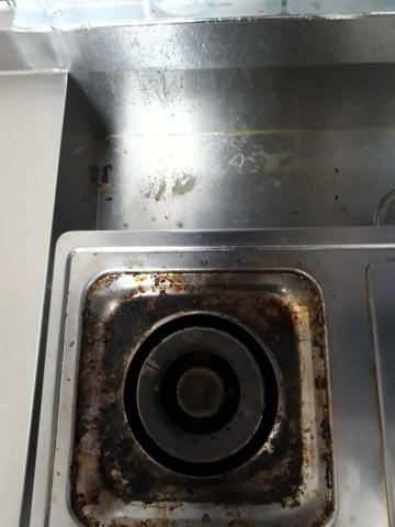 陳沛靖 - 瓦斯爐清理前，好黑喔