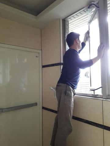 水悅清潔有限公司 - 玻璃清潔