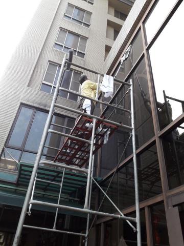 水悅清潔有限公司 - 高挑玻璃