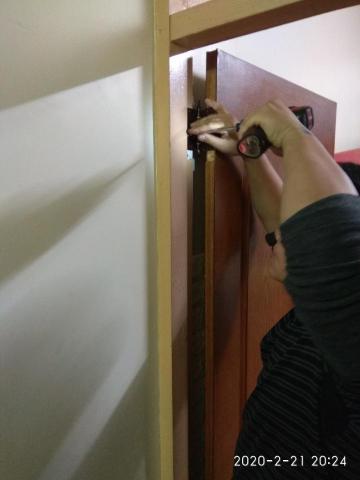 盈毓工程行 - 房門後柳更換
