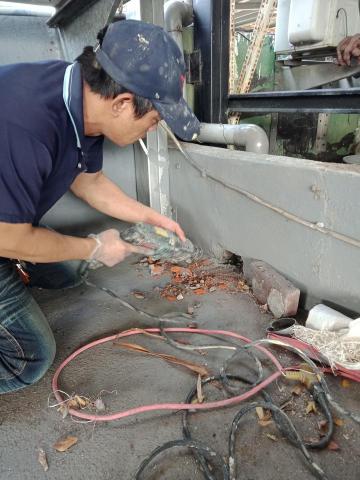 軒軒工程 - 施工前屋頂更換落水頭