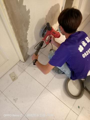 黃建中 - 低粉塵研磨，壁癌磨除
