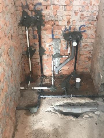 佳源水電居家維修社 - 圖示1.廁所配至冷熱水管打除定位施工後 佳源水電居家維修社 - 圖示1.廁所配至冷熱水管打除定位施工後