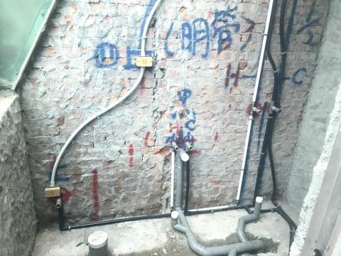 佳源水電居家維修社 - 圖示3.廁所配管定位施工後 佳源水電居家維修社 - 圖示3.廁所配管定位施工後