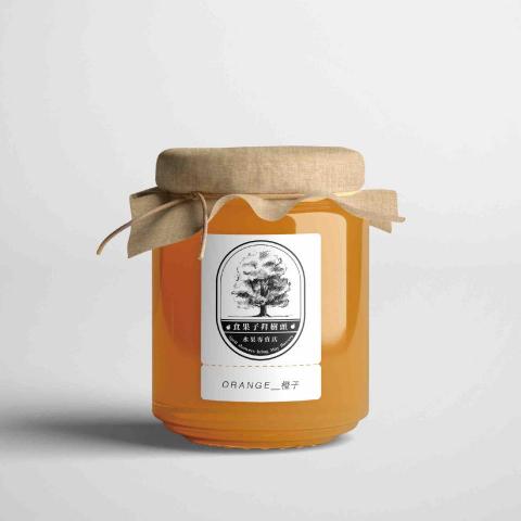 蘭茵設計工作室 - 『食果子拜樹頭』水果料理專賣店
品牌|LOGO|插畫
台灣是水果王國,尤其夏天是水果的盛產季節,許多水果又甜又好吃,有西瓜、芒果、鳳梨、香蕉、水蜜桃等。也有營養師指出,水果富含多種天然營養素,有益身體健康!!多多支持台灣水果吧~
『品牌理念』
採用當季最新鮮的水果,經過嚴格的挑選後,給客人最甜最乾淨的香甜水果,也告訴客人,現在能吃到每一口好吃的水果都是經由小農辛苦種植出來的,要懂得感恩。
『設計理念』
用設計的起源「手繪」來畫出一棵樹,表達了一顆水果的起源,也呼應了品牌的名稱,食果子拜樹頭的意思, 蘭茵設計工作室 - 『食果子拜樹頭』水果料理專賣店
品牌|LOGO|插畫
台灣是水果王國,尤其夏天是水果的盛產季節,許多水果又甜又好吃,有西瓜、芒果、鳳梨、香蕉、水蜜桃等。也有營養師指出,水果富含多種天然營養素,有益身體健康!!多多支持台灣水果吧~
『品牌理念』
採用當季最新鮮的水果,經過嚴格的挑選後,給客人最甜最乾淨的香甜水果,也告訴客人,現在能吃到每一口好吃的水果都是經由小農辛苦種植出來的,要懂得感恩。
『設計理念』
用設計的起源「手繪」來畫出一棵樹,表達了一顆水果的起源,也呼應了品牌的名稱,食果子拜樹頭的意思,