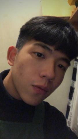 PIZZA LI - 帥氣自拍照