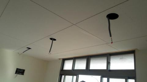 范佐標 - 平面天花板及崁燈洗孔拉電源線 范佐標 - 平面天花板及崁燈洗孔拉電源線