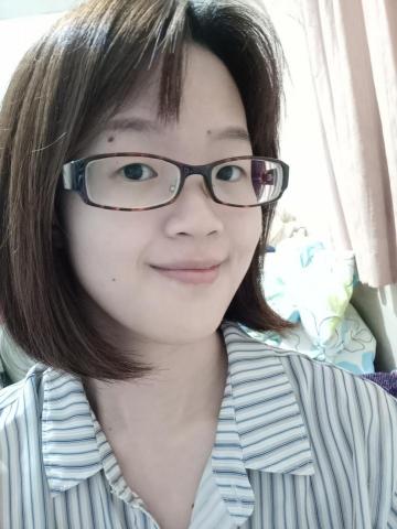 提供法語學習網站服務的專家Nancy 