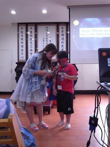 許惠婷 - 小朋友念英文句子