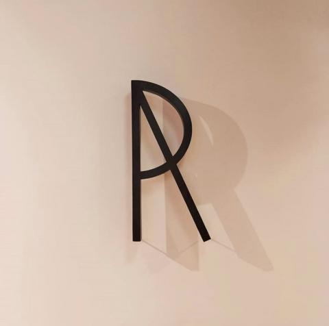 Dooann.art Studio - 項目:招牌設計(鐵件+浮腳)
業主:服飾業 Dooann.art Studio - 項目:招牌設計(鐵件+浮腳)
業主:服飾業