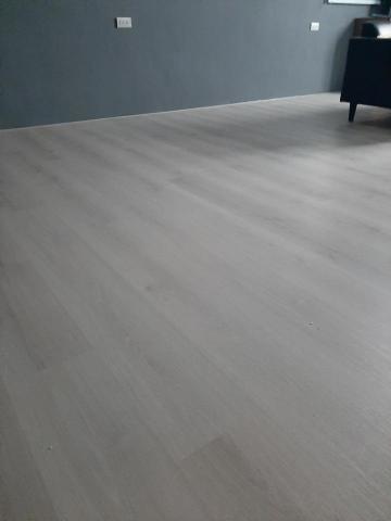 綠格健康地板 - 【綠格健康地板】EGGER超耐磨木地板EPL137愛爾頓白橡 實作案例