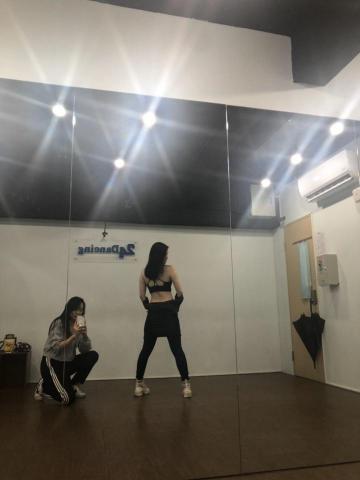 提供舞蹈教室租借台北服務的專家王羿婷