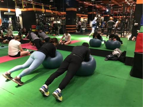 Zoe -  ㄧ對二教學 情侶夫妻、朋友