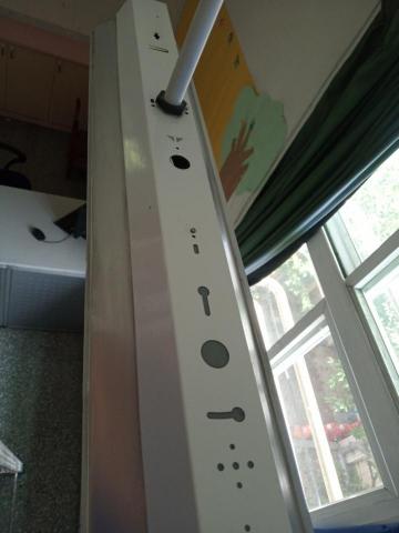  - 小學燈管清潔後