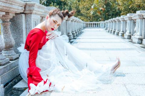 LI WEN  - 彩妝,整體設計