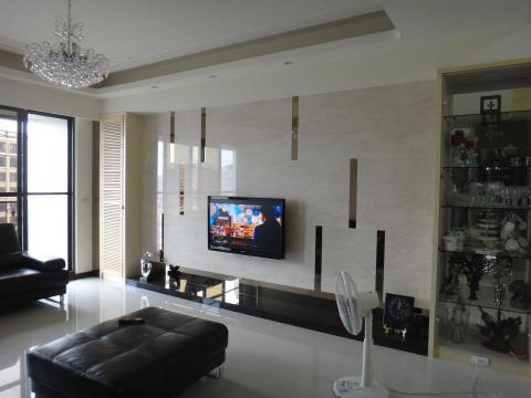 虹揚設計 - 客廳電視牆