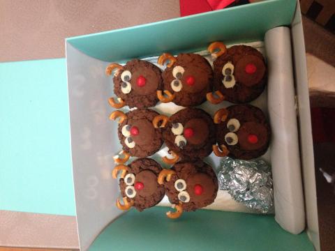 人妤 - 2014麋鹿杯子
有點醜，
但好吃喔^_^