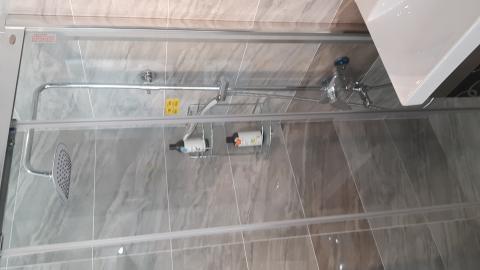 白東海室內修繕工作室 - 厠所換新磁磚